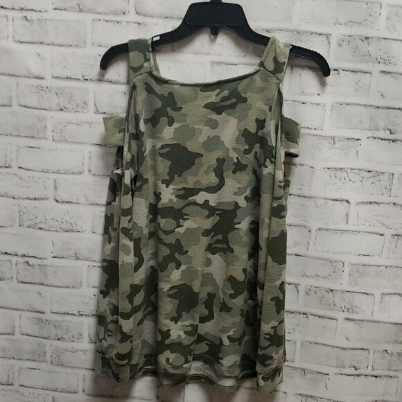 Pink republic top  - Picture 3 of 3